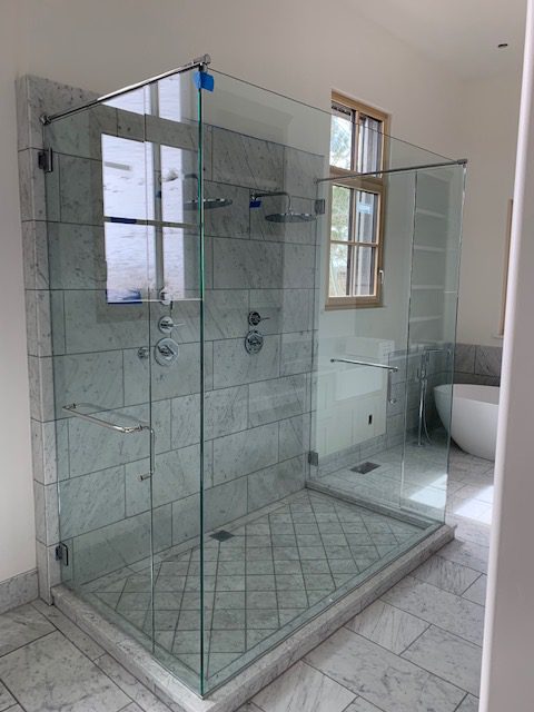 shower and mirrors 17 e1555080664912